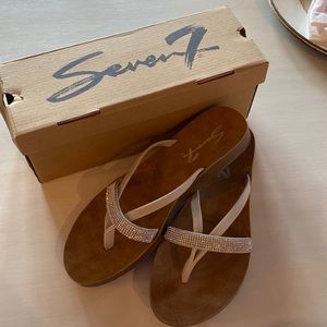 Women’s Dressy flip flop sz 10 Seven footwear